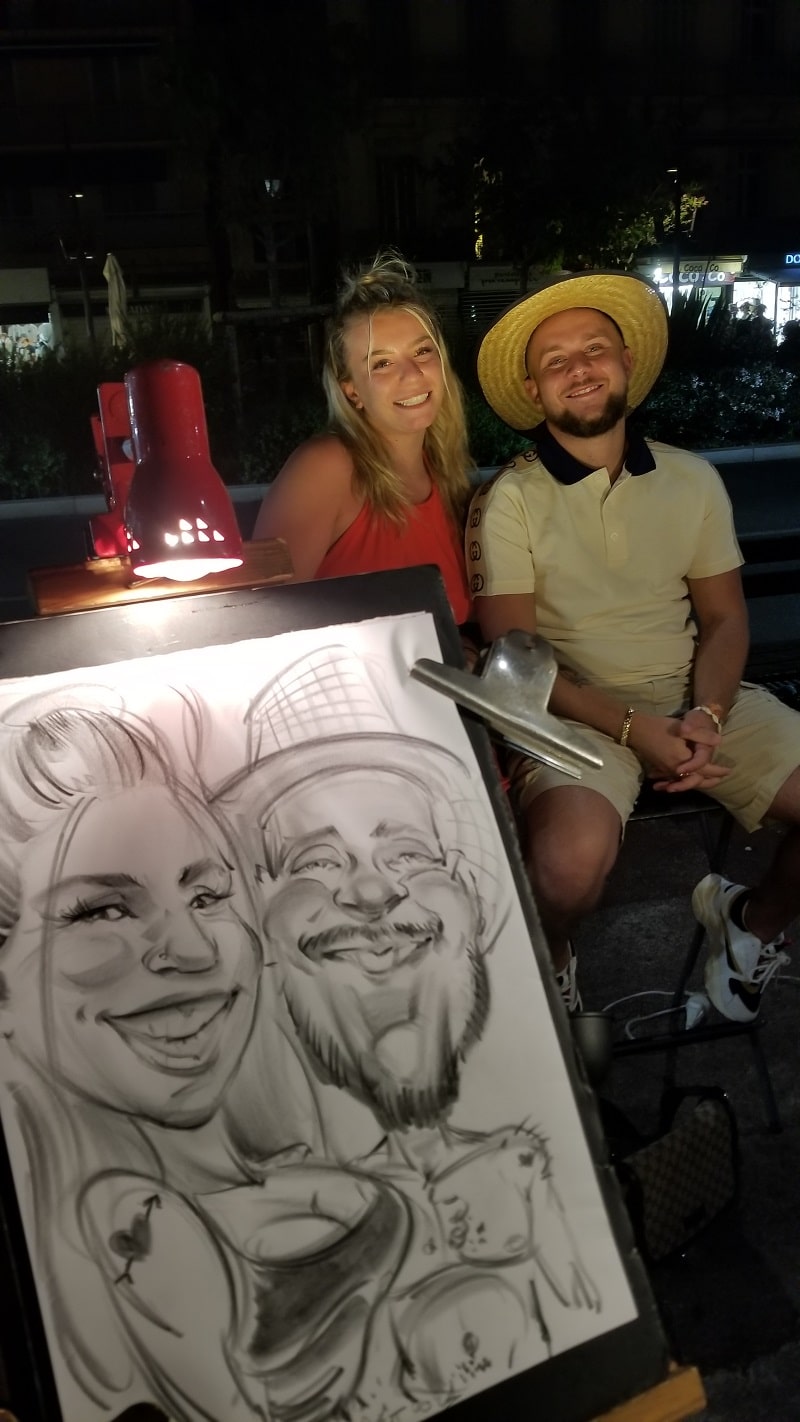 Caricature couple sur un marché nocturne